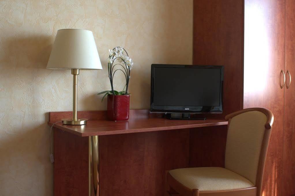 Hotel Restaurant Lenhsen Elmpt Εξωτερικό φωτογραφία